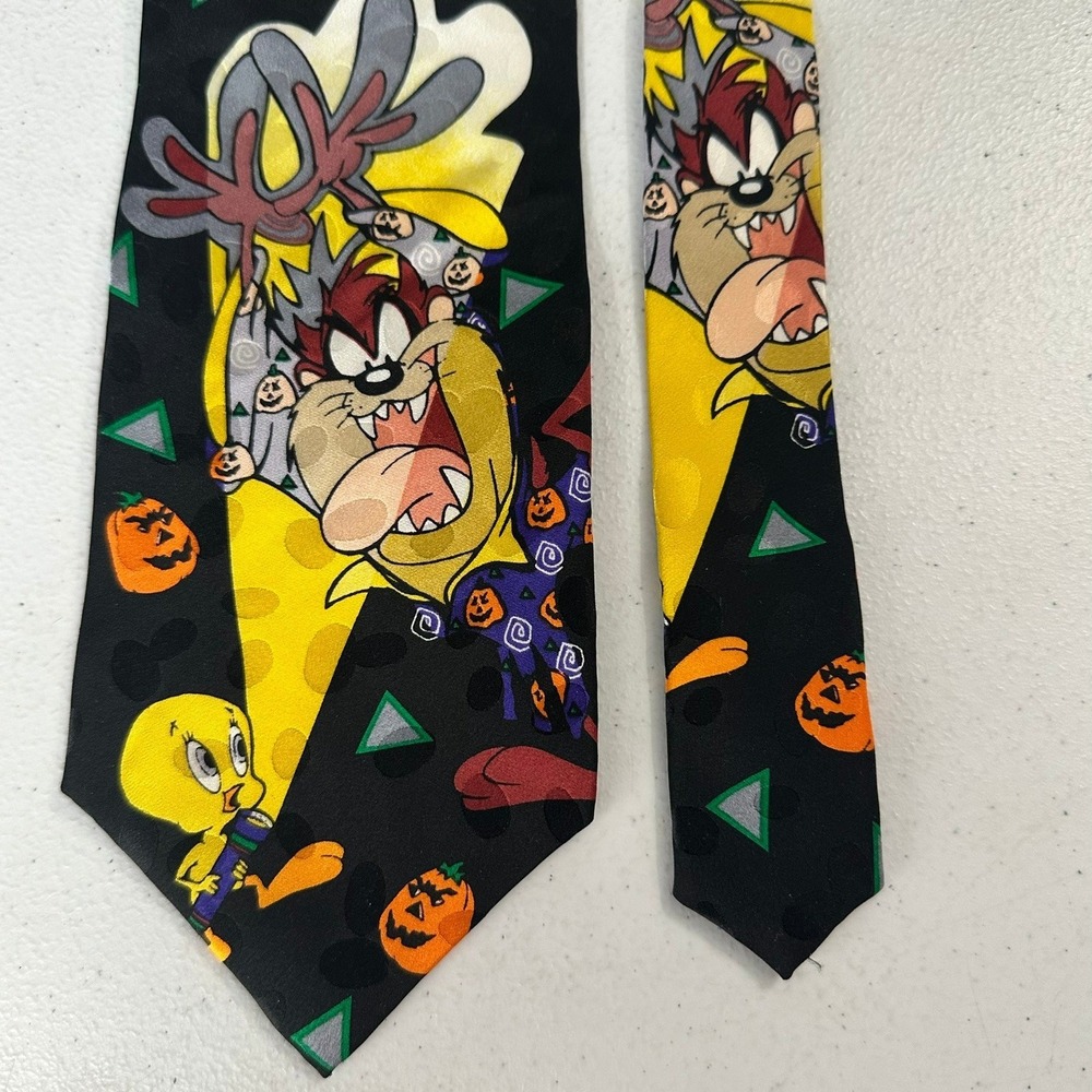Vintage 1995 Looney Tunes Halloween Silk Tie Taz Bugs Tweety Black Warner Bros